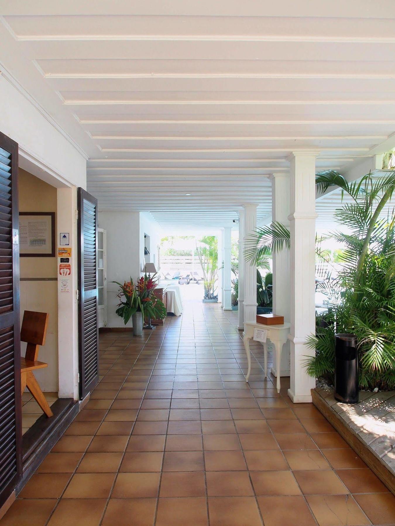 Latitude 21 Hotel Saint-Gilles Les Bains Exterior photo